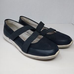 Aerosoles Women's size 7.5 Comfort Mary Jane stretch straps Black Slip-On Shoes